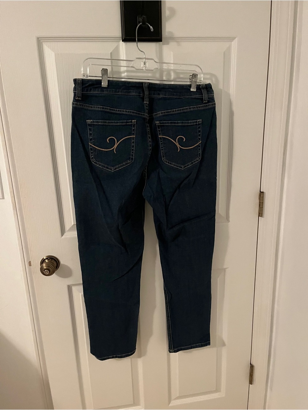 Chico's Dark Blue Straight-Leg Jeans with Curved Back Stitching